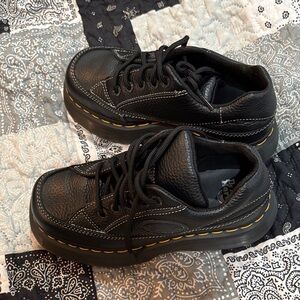 Dr martens buzz 5i black